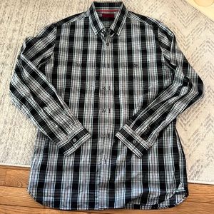 Men’s plaid button down shirt